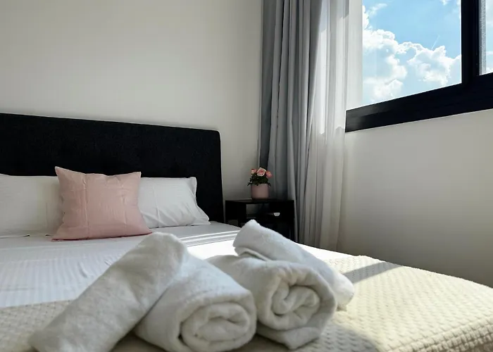 Wealthystays Premium Нікосія