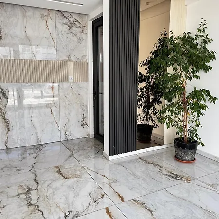 Wealthystays Downtown Premium