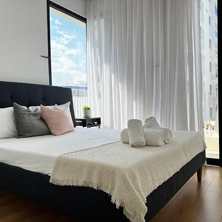 Wealthystays Downtown Premium *