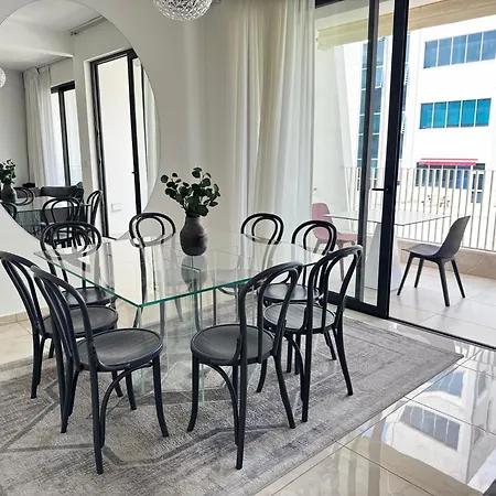 Wealthystays Downtown Premium Apartment Nicosia