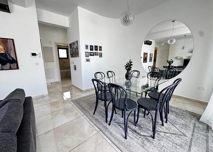 Wealthystays Premium Apartment