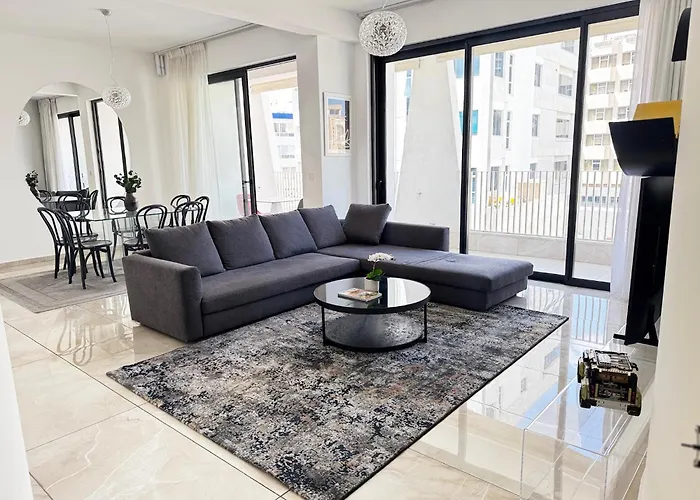 Διαμέρισμα Wealthystays Premium